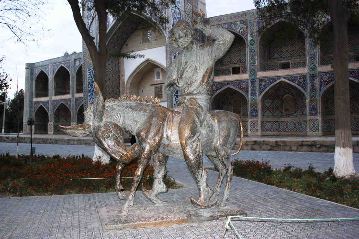 Statue de Hodja Nasr Eddin sur un âne à Boukhara, Ouzbékistan, patrimoine mondial UNESCO voyage Asie centrale.