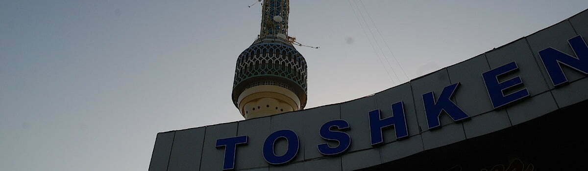 Torre della televisione di Tashkent in Uzbekistan, moderno punto di riferimento della capitale