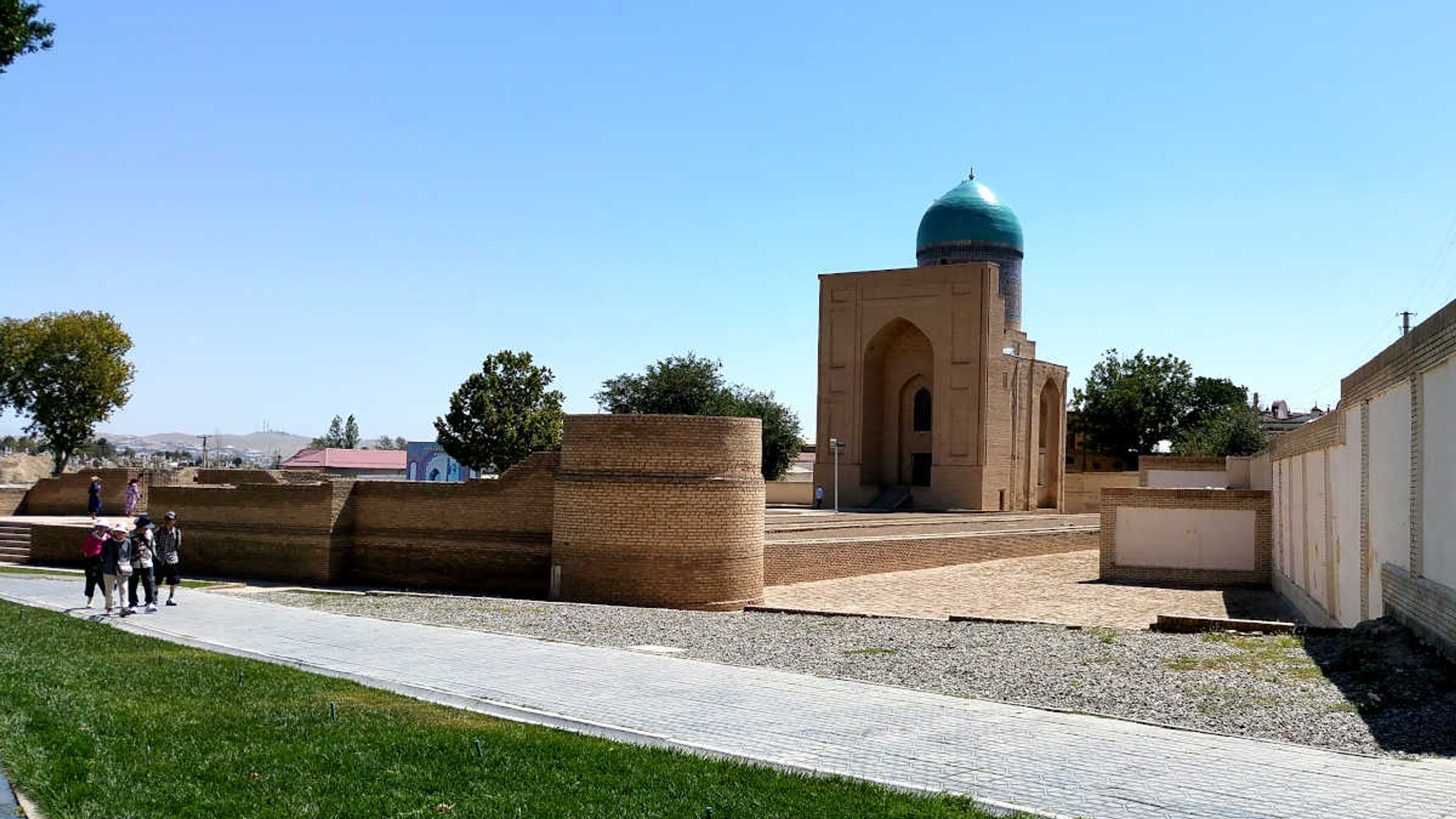 Mausoleo di Bibi-Khanum a Samarcanda, Uzbekistan: Luogo d'interesse storico con cupola turchese.
