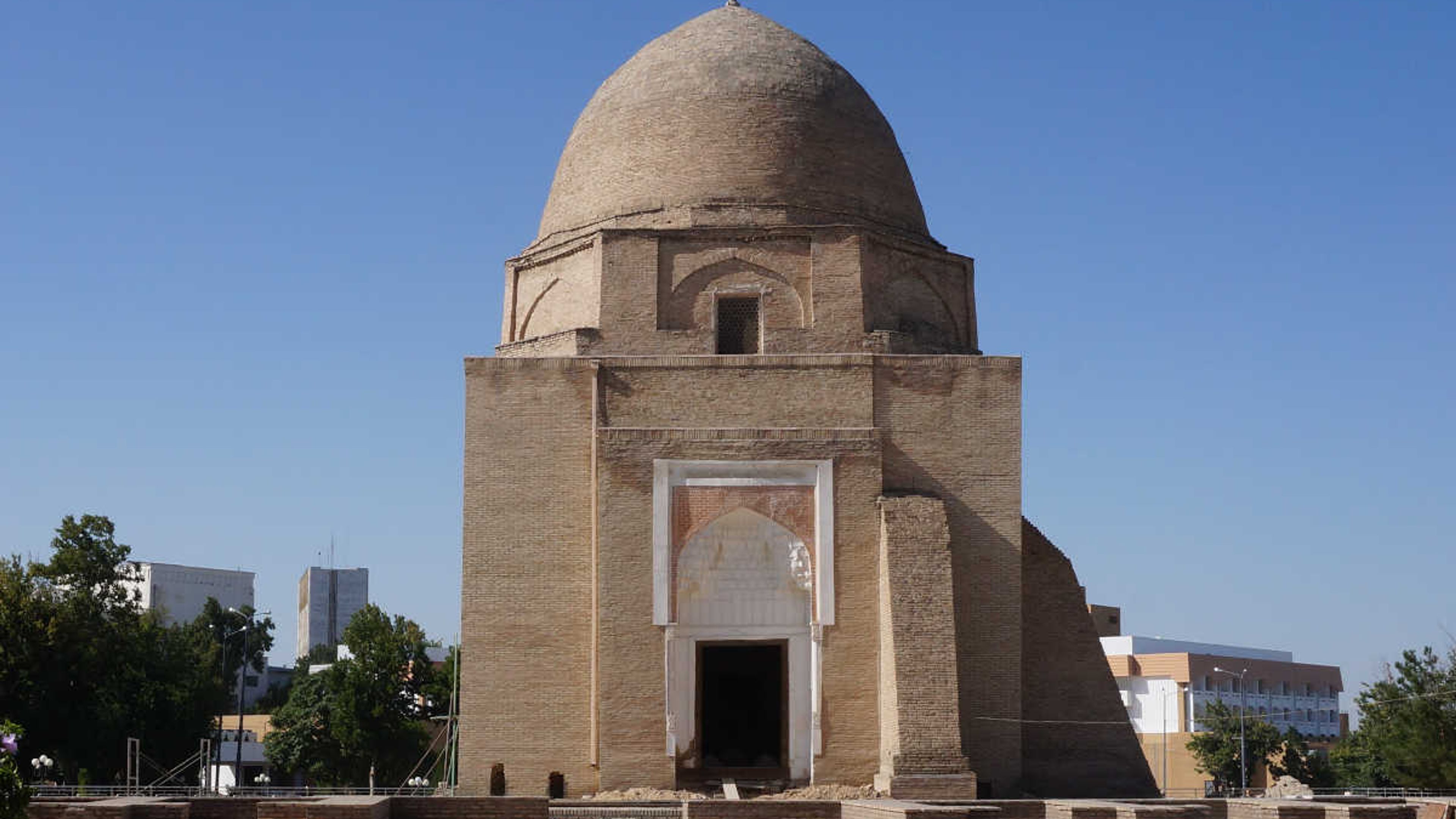 Le mausolée historique en brique de Ruhabad à Samarkand, Ouzbékistan, célèbre site touristique de l'UNESCO.