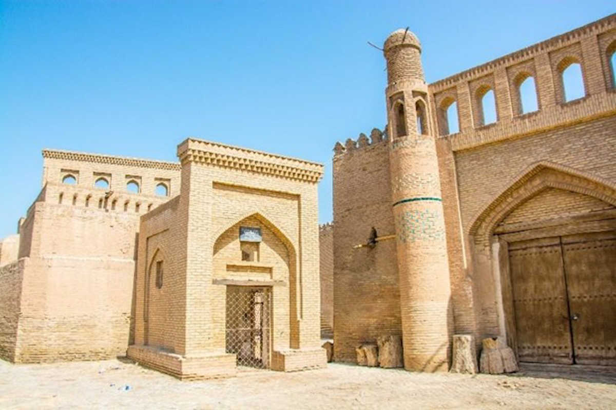 Uch Awliyo Mausoleum in Khiva, Uzbekistan: Historic mud-brick landmark and UNESCO World Heritage site.