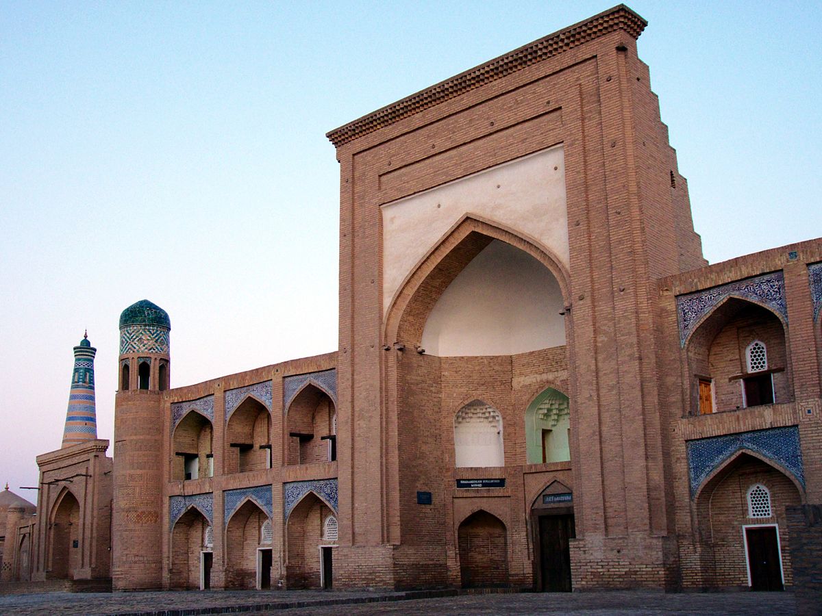 Madrasa Kutlug Murad Inak à Khiva, Ouzbékistan : architecture islamique historique, site du patrimoine mondial.