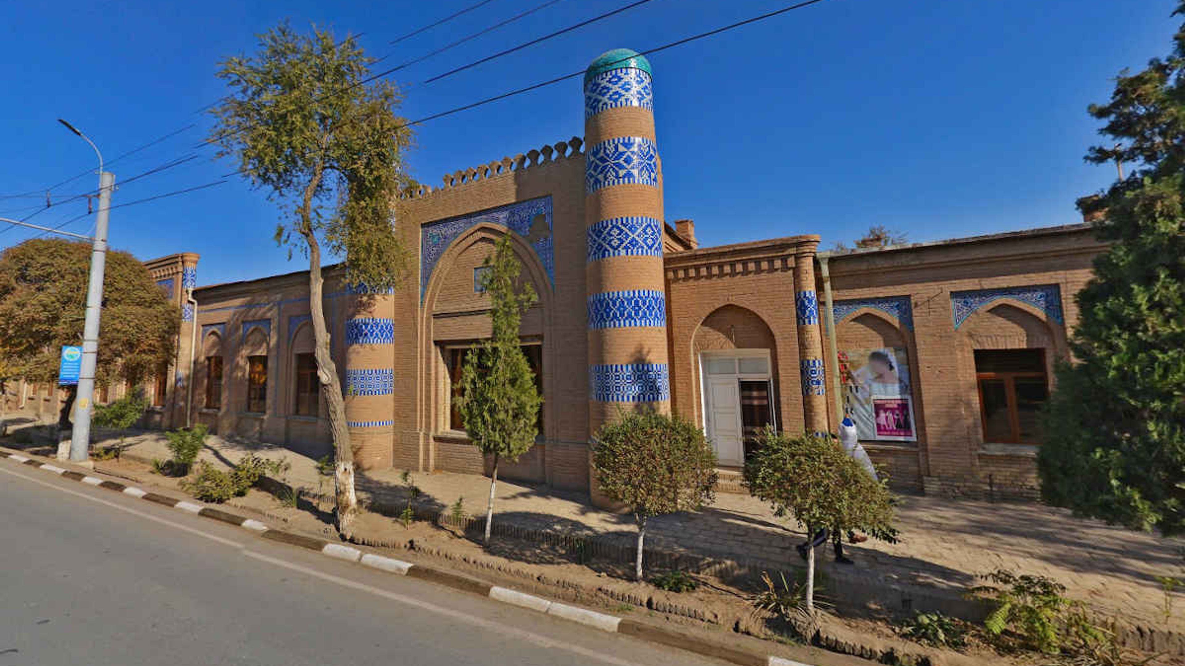 Das historische Krankenhaus Dishan Kala in Chiwa, Usbekistan, eine faszinierende Sehenswürdigkeit der Seidenstraße.