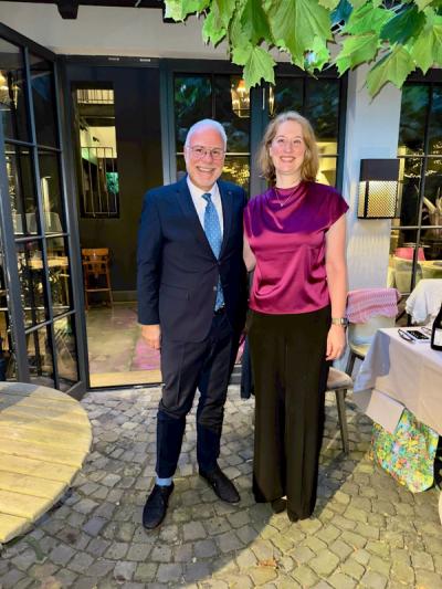 Stephanie Ameln, Past Präsidentin, und Thomas Gerber, Präsident Lions Club Bonn-Rheinaue