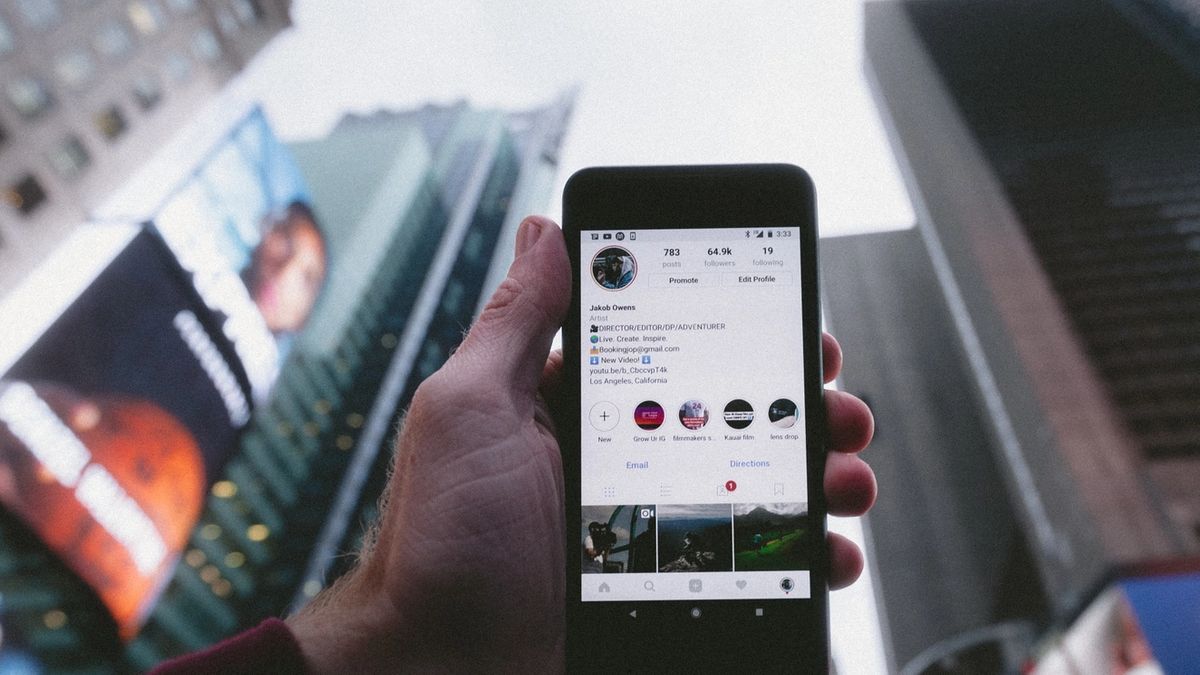 Mobile phones grow in popularity for travel in the city