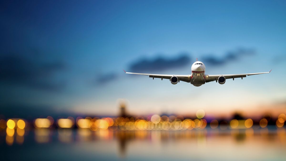 Commercial airplane just barely takes off