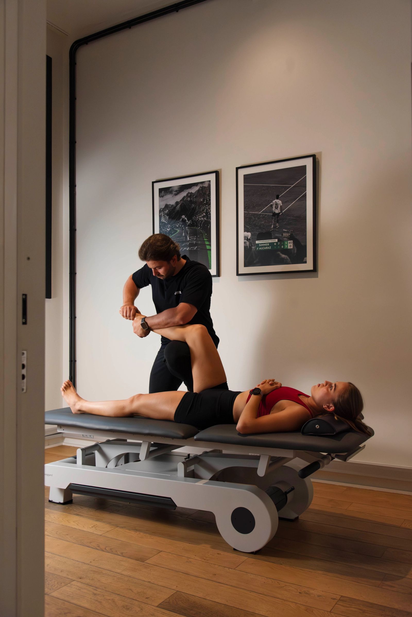 Praticien CORE réalisant un bilan dans une salle de soins