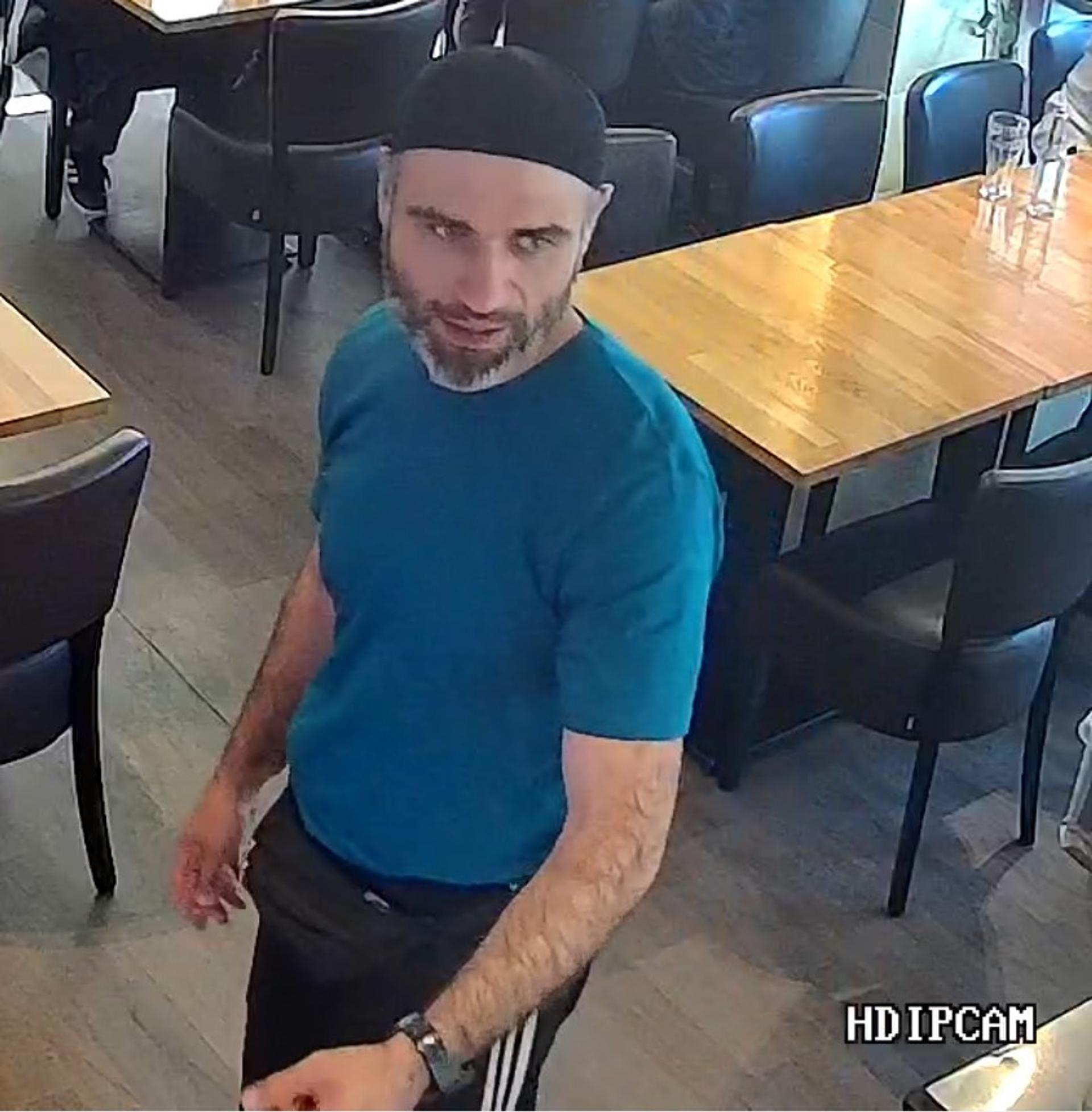 Zaniar Matapour på Istanbul restaurant, stillbilde fra overvåkningskamera.