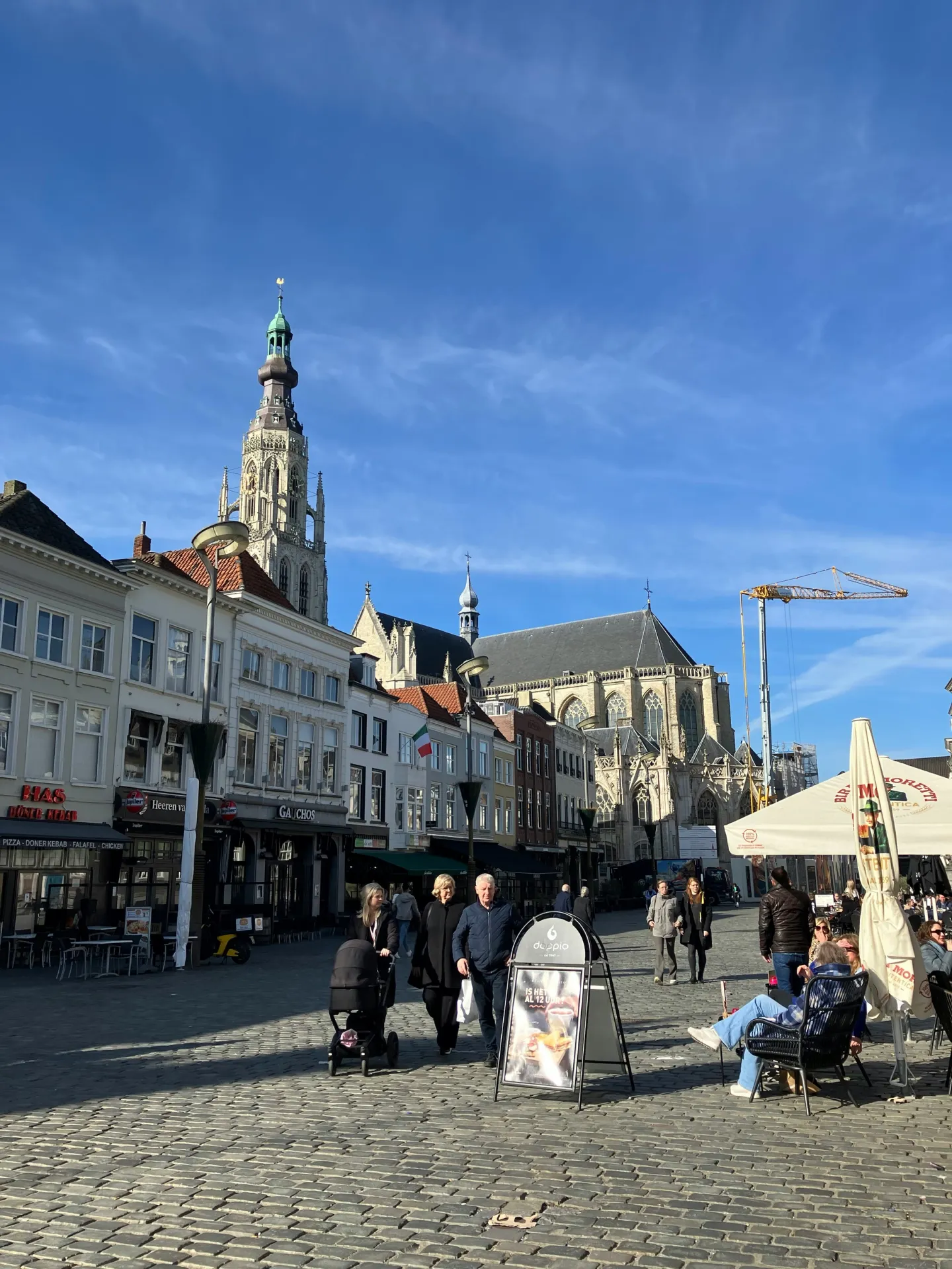 Tevreden klant uit regio Breda met Inbox Storage unit aan de deur