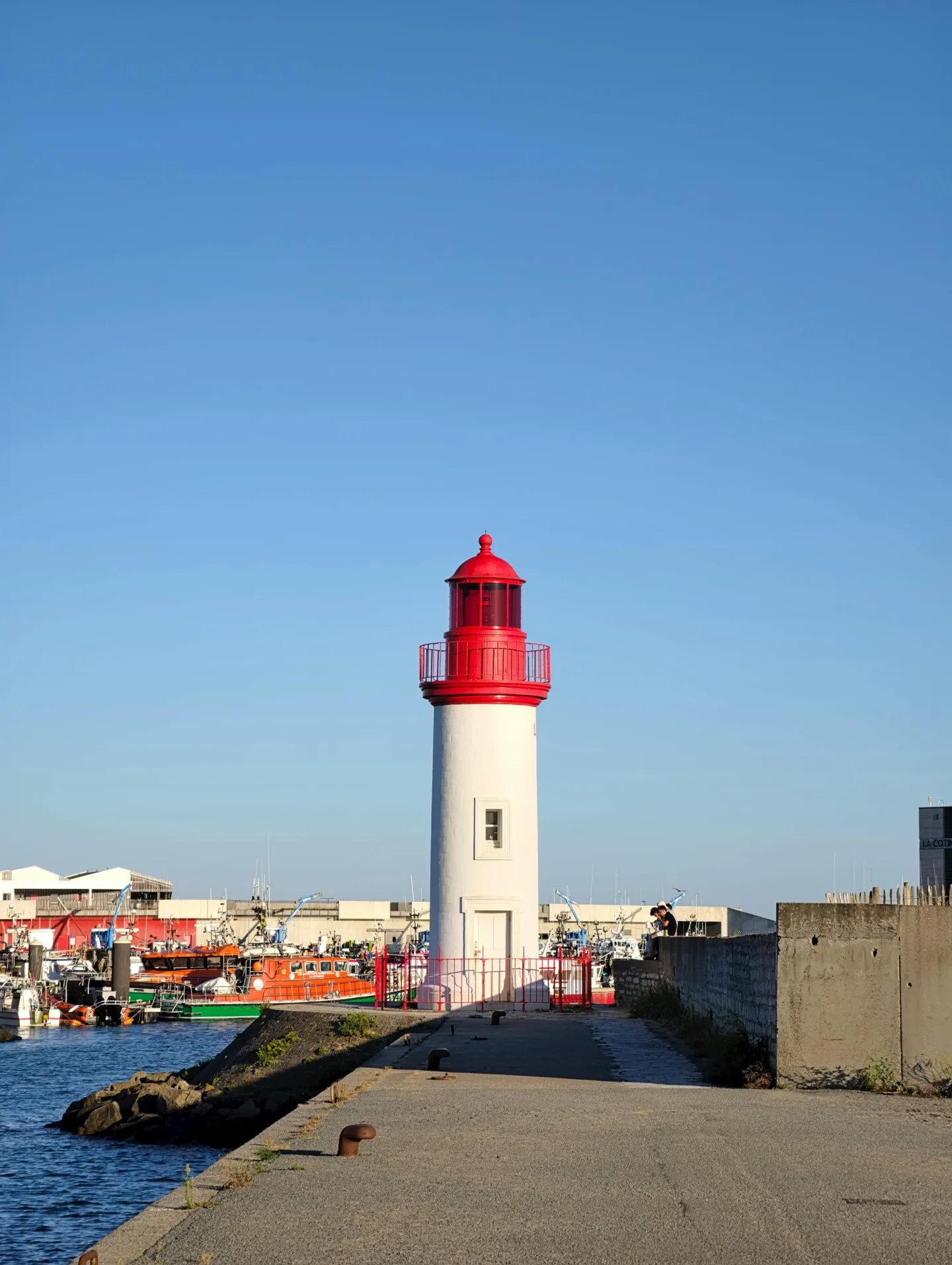 Inbox Storage in Den Helder — picked up at your door