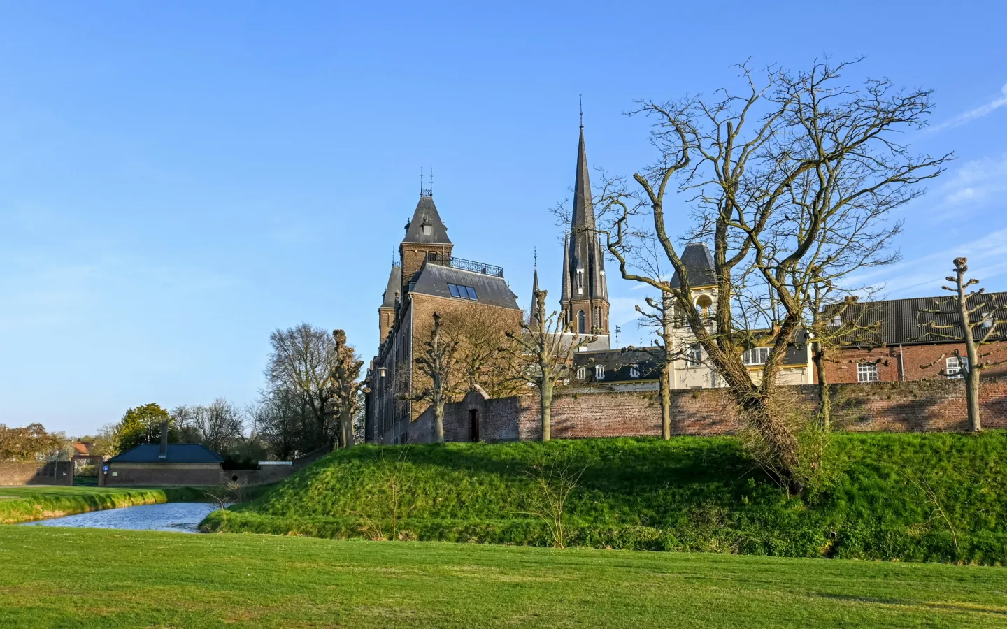 Inbox Storage in Weert — picked up at your door