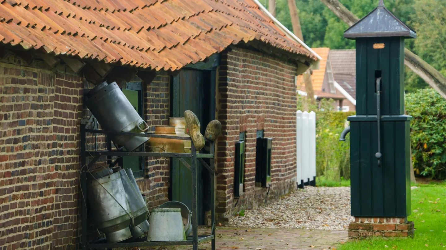 Inbox Storage in Bergum — picked up at your door