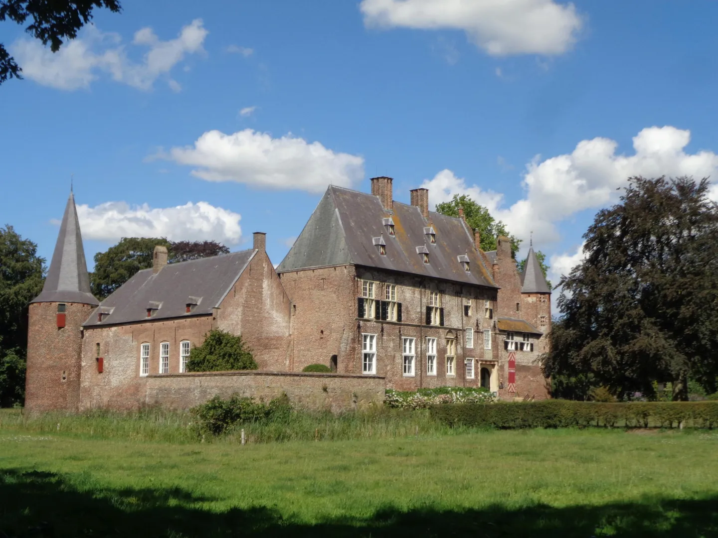 Inbox Storage in Woerden — picked up at your door