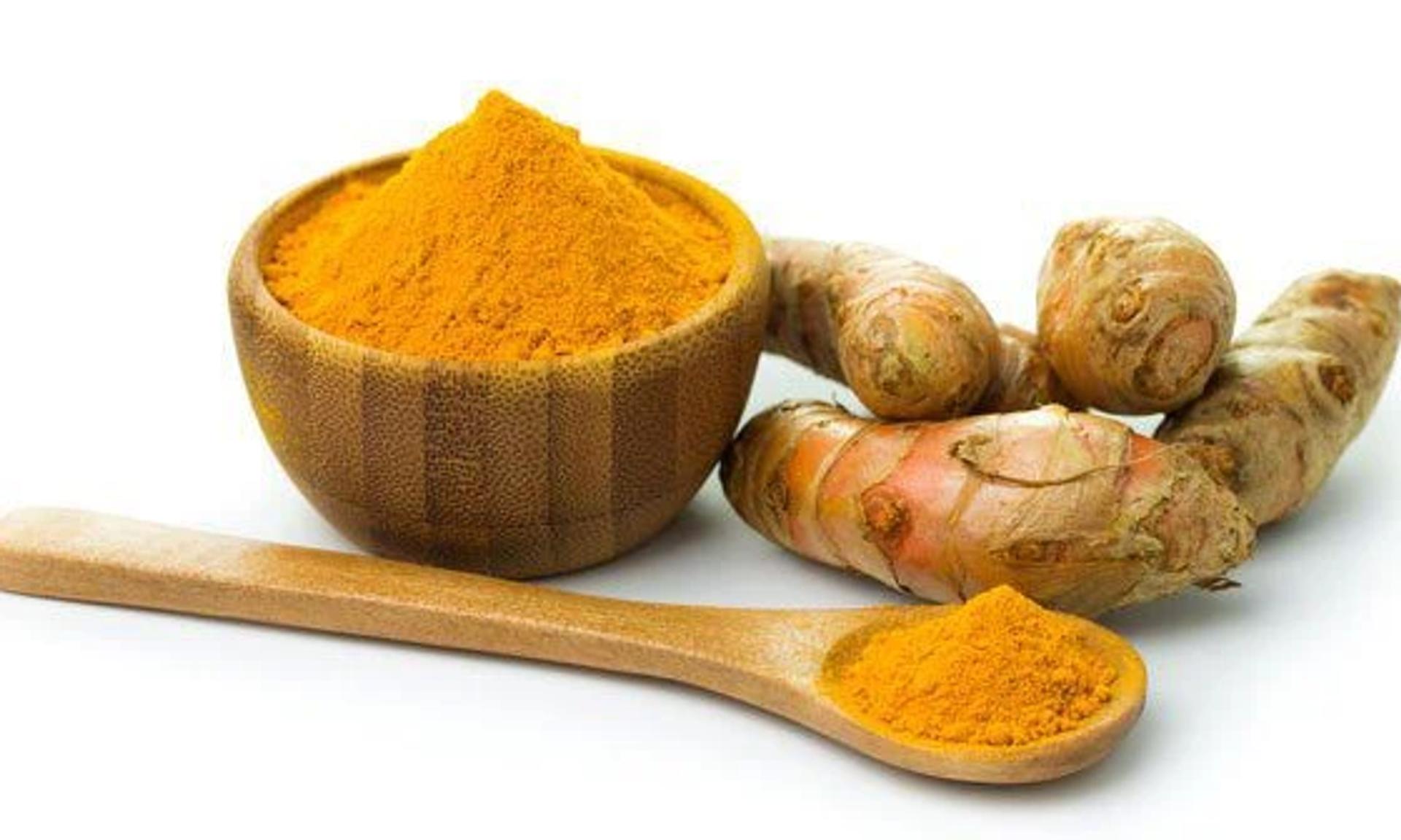 Zerdeçal bitkisi