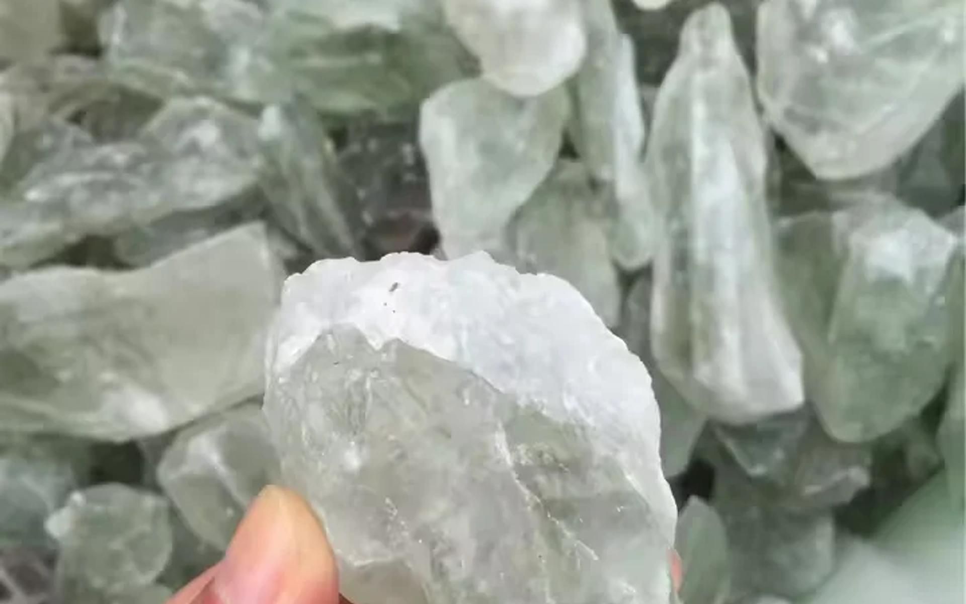 Kuvars kristal oluşumu