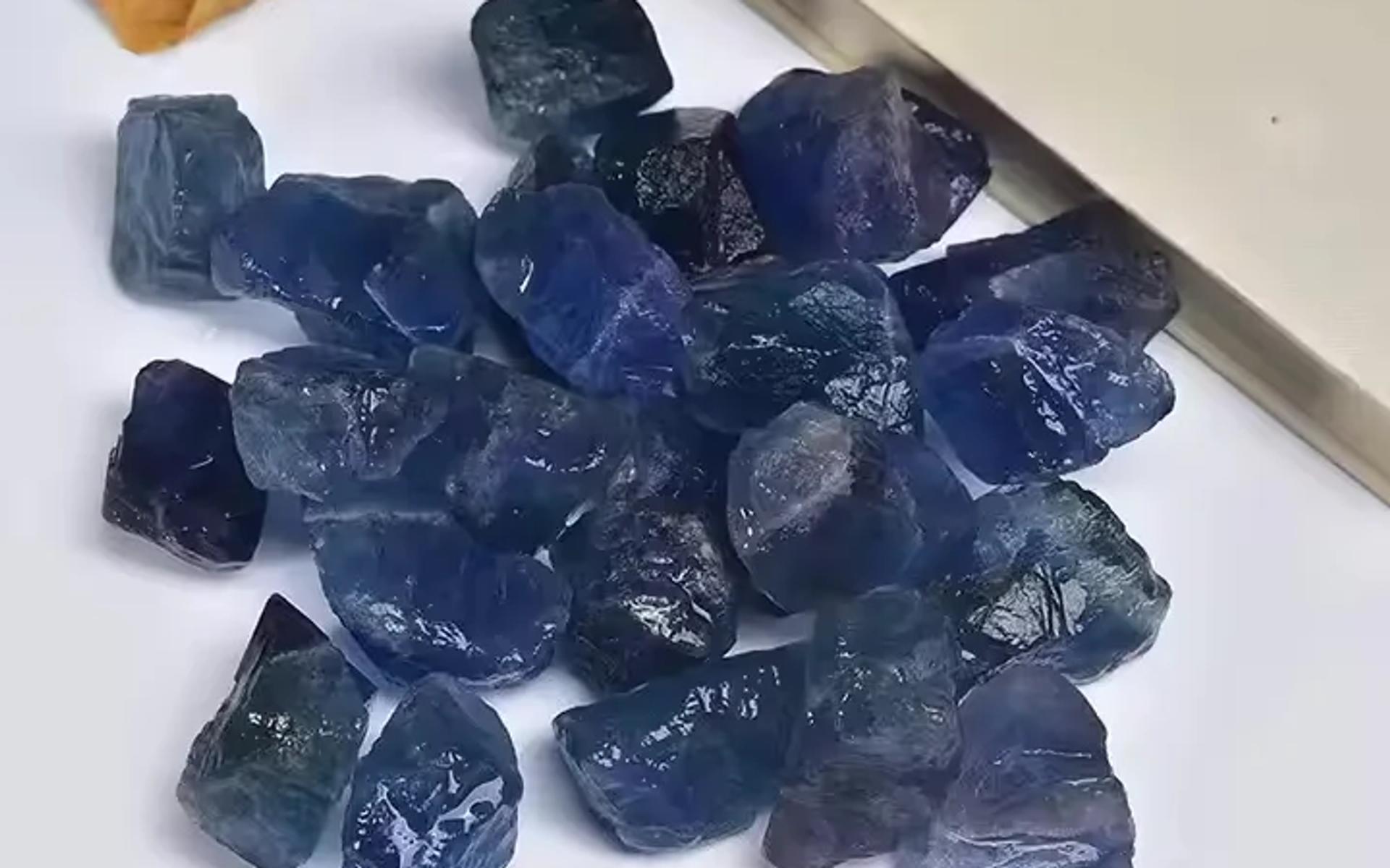 Fluorit kristal oluşumu