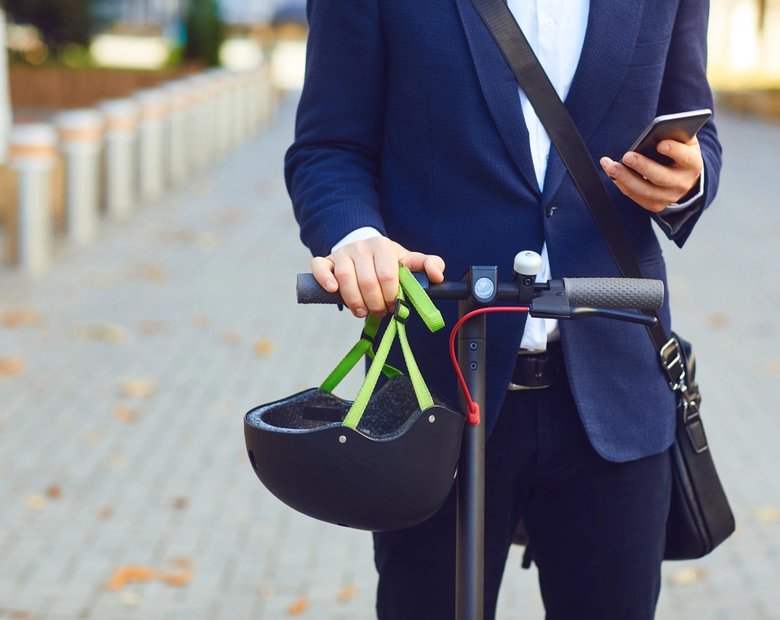 Best Electric Scooter Accessories Every E Scooter Rider Needs best-electric-scooter-accessories-every-e-scooter-rider-needs