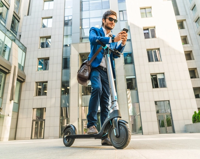 The Role Of Smartphone Integration in Electric Scooter Features