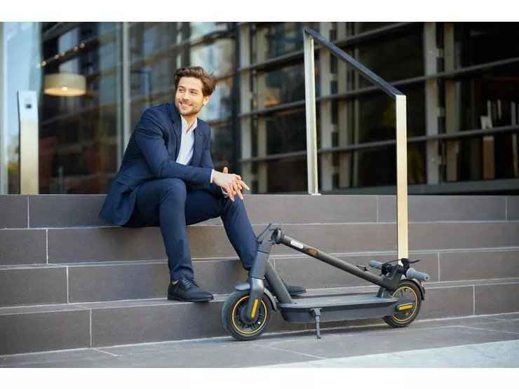 Ninebot Max, Halfords