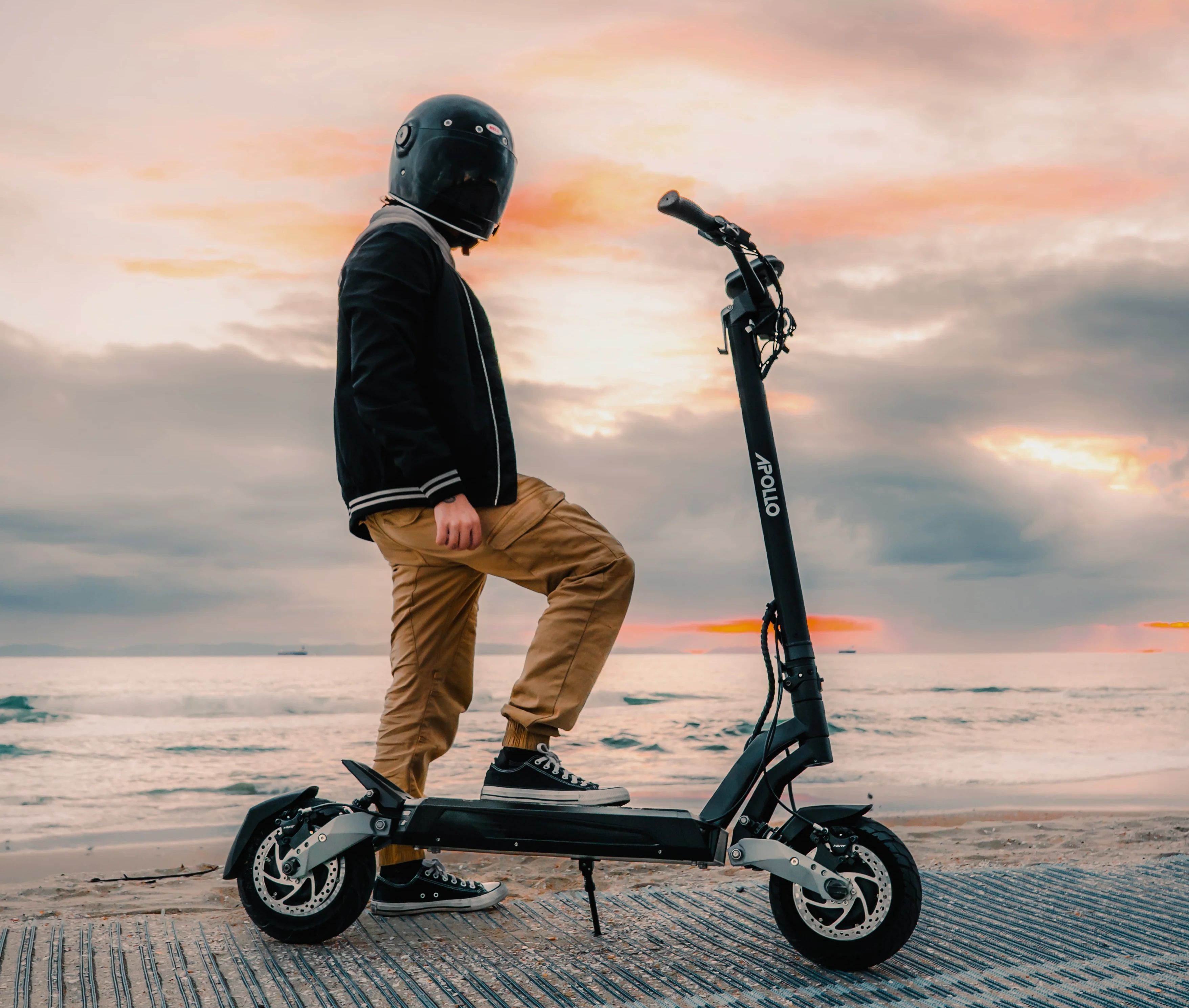 Razor deals Power 100 Watt Electric Hub Motor and Flash Kick Scooter with A Punch of P