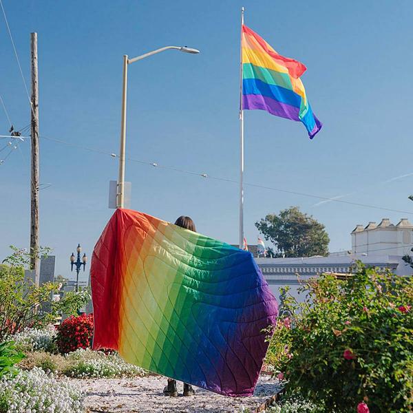 Rumpl Stash Mat - Rainbow Fade lifestyle