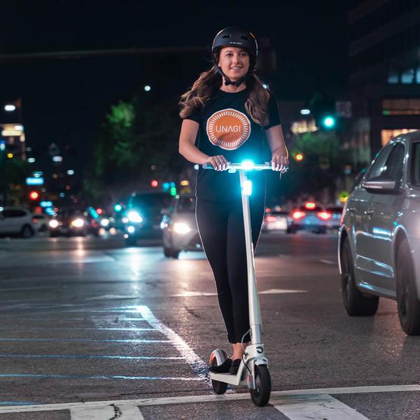 Knog Mid Cobber scooter rider