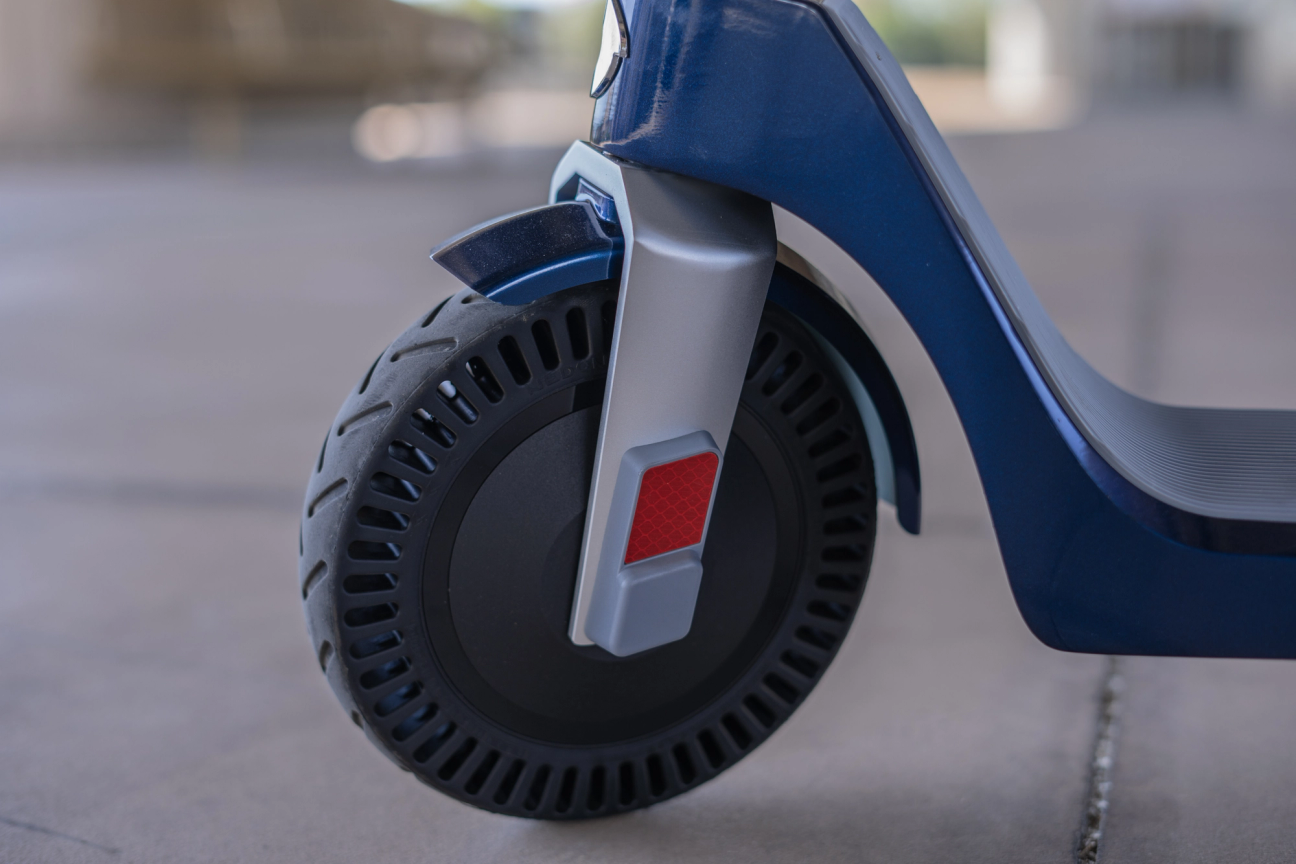 Electric Scooter Wheels Solid Tires vs Pneumatic Tires, the Pros and Cons