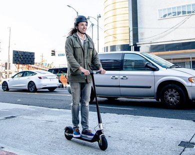 Electric Scooters in Chicago: Laws, Scenic Routes and Tips for Exploring the City