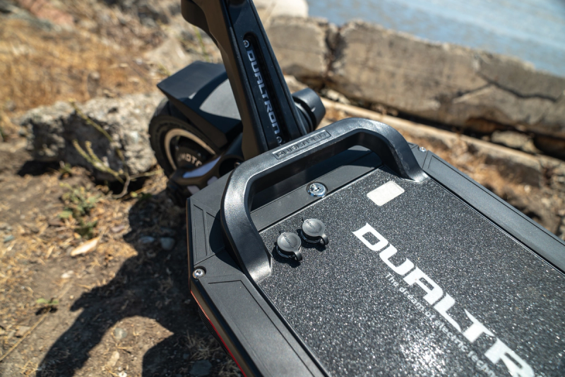 Swappable vs Non Swappable Batteries: Pros and Cons for Electric Scooter Users