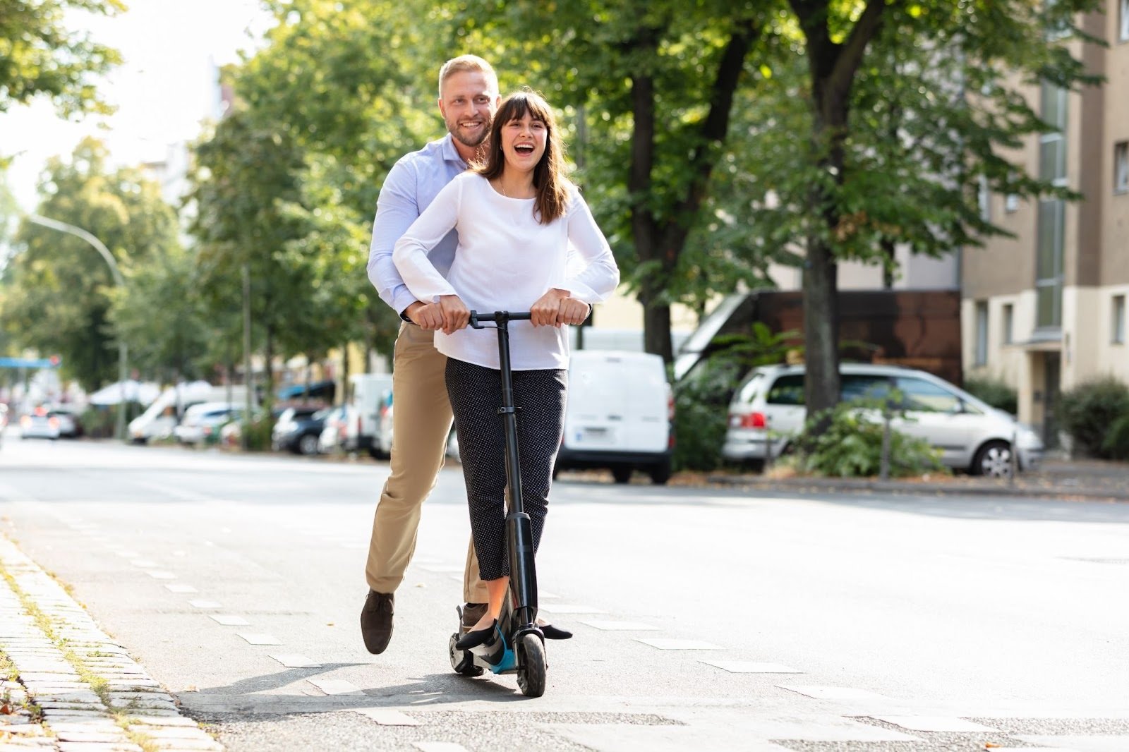 No. California law does not permit tandem riding.