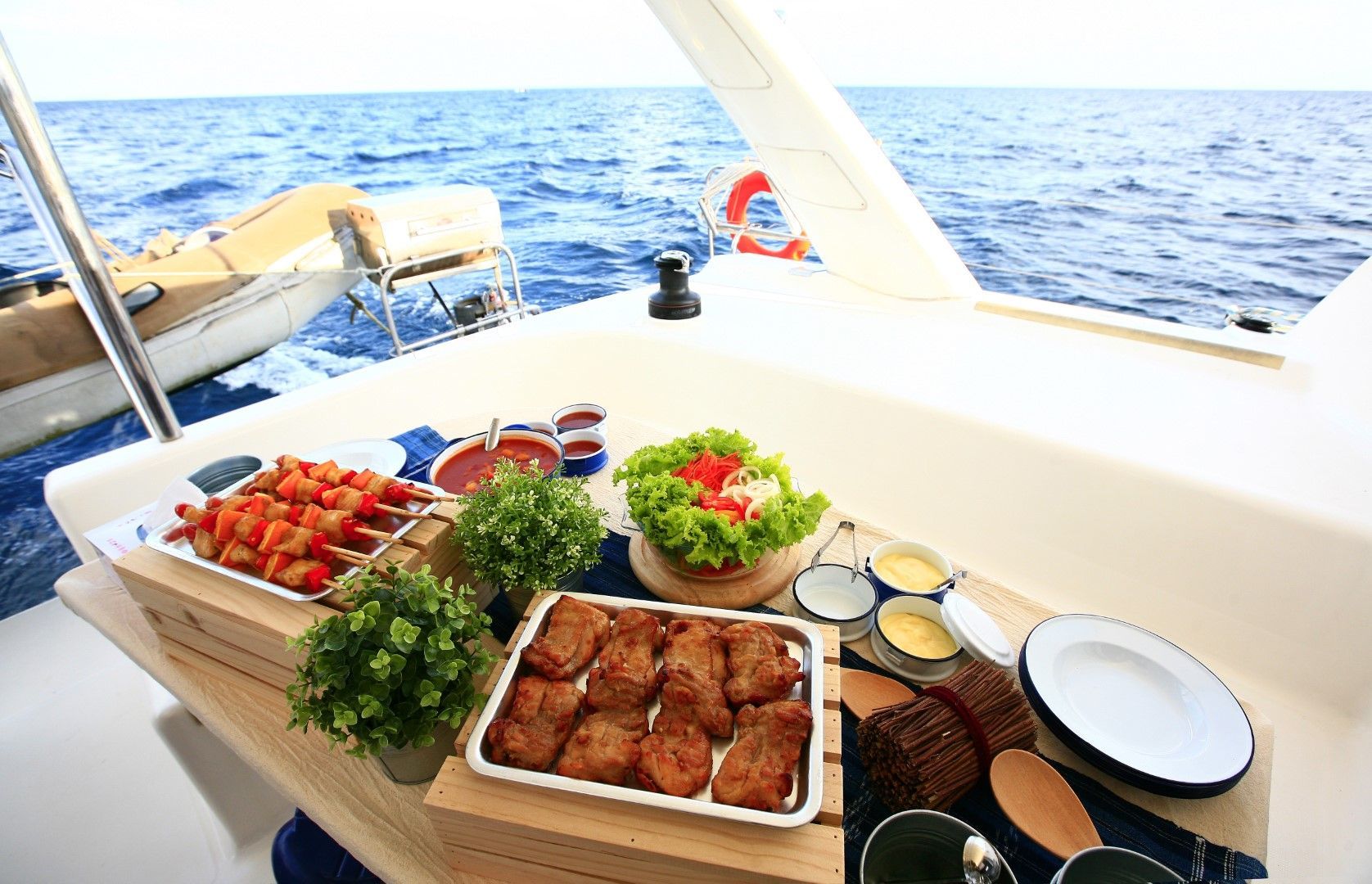 Boat Food & Drinks Service
