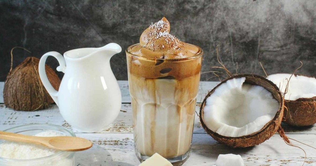 Cà phê mây: Xu hướng đồ uống mùa hè và góc nhìn từ chuyên gia dinh dưỡng