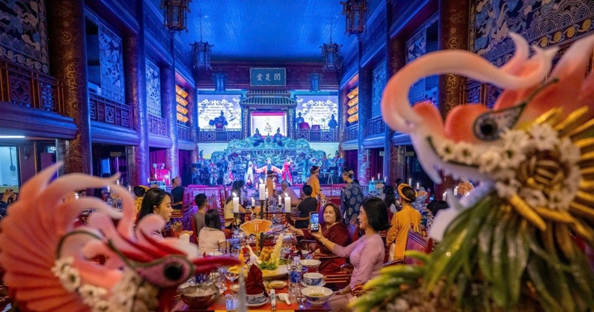 Trải nghiệm văn hóa và ẩm thực cung đình tại 'Dạ yến Hoàng cung' Huế