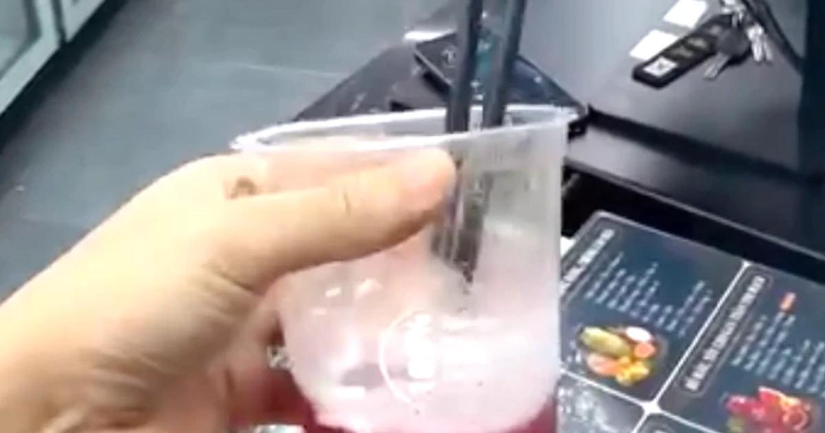 Authorities investigate foreign tourist's claim of moldy juice at Nha Trang establishment