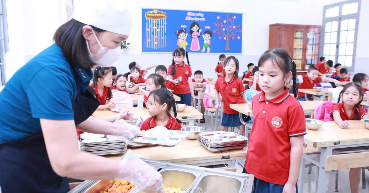 Phụ huynh Hà Nội trăn trở về chất lượng bữa ăn bán trú: Công khai thôi là chưa đủ