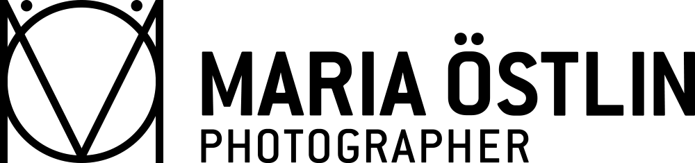 BYWRTRS partner fotograf Maria Östlins svarta logotyp