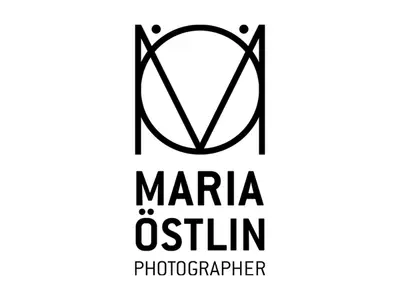BYWRTRS partner fotograf Maria Östlins svarta logotyp