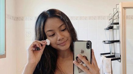 Ylona Garcia's mirror selfie