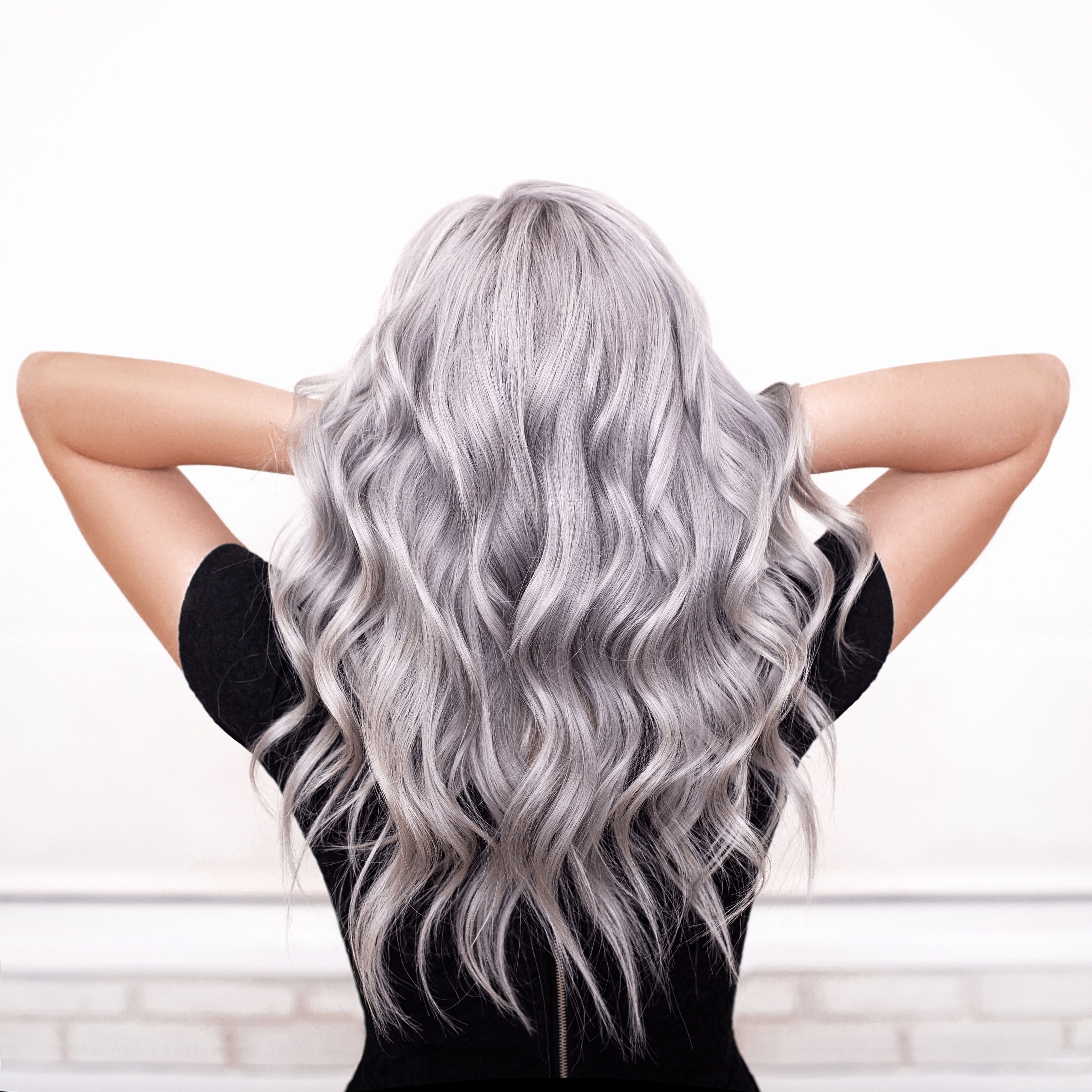 3 Tips to Match Your Grey Hair Color With Your Skin Tone 