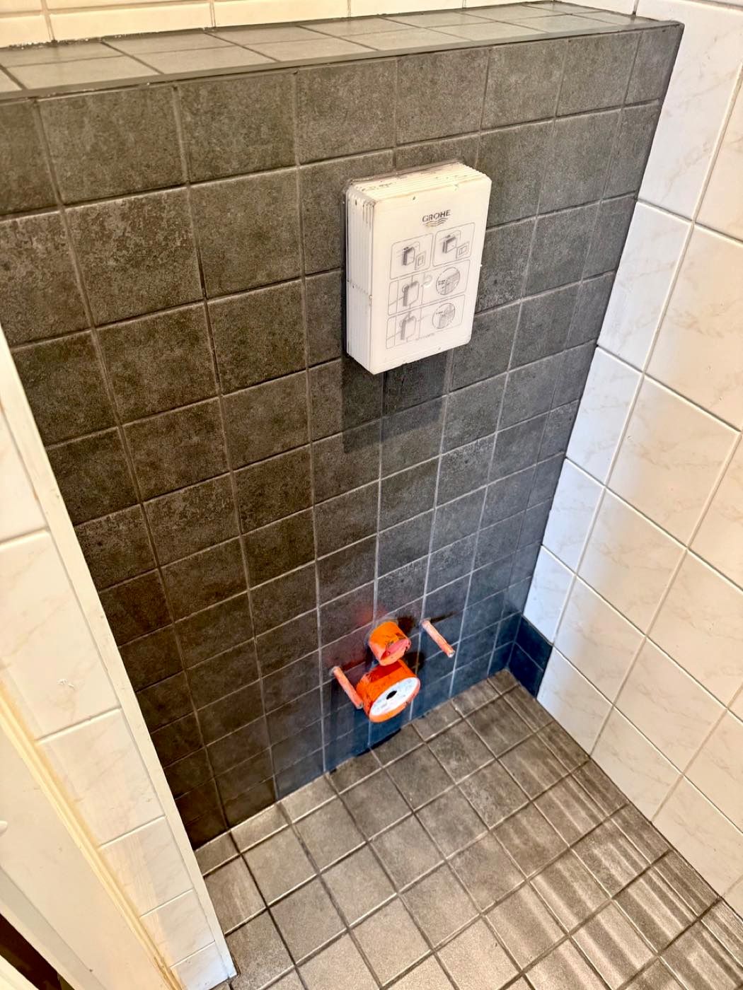 WC ja dušširuumi plaatimine Kalamaja korteris