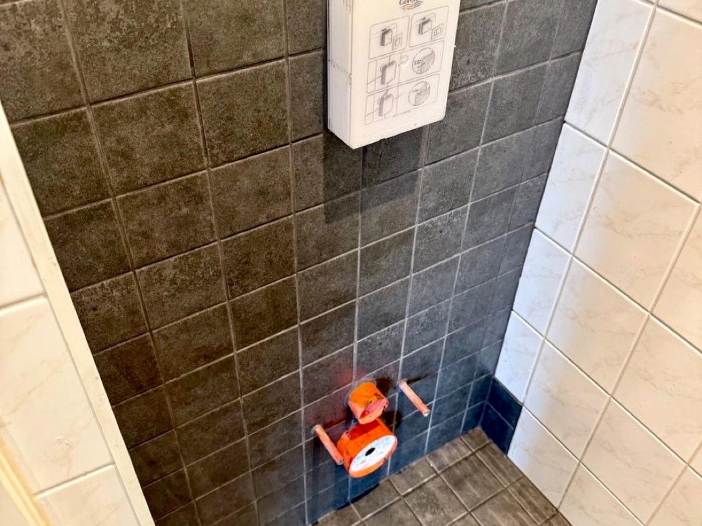 WC ja dušširuumi plaatimine Kalamaja korteris
