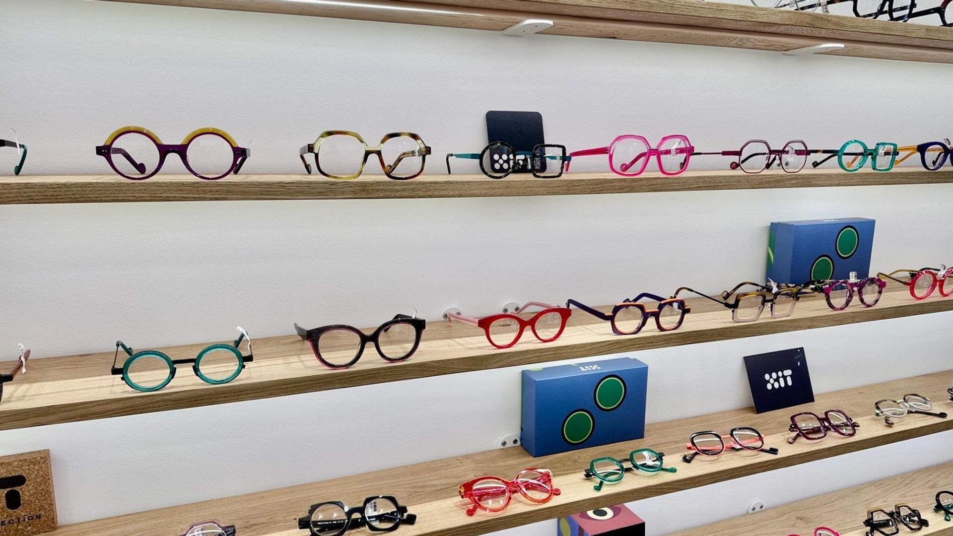 Montures exposées chez L'Oeil de l'Opticien à Bordeaux