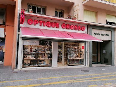 Façade de la boutique Optique Grosso, opticien indépendant à Nice