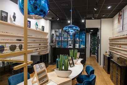 Façade de la boutique BLANVILLAIN OPTICIENS, opticien indépendant à Angers