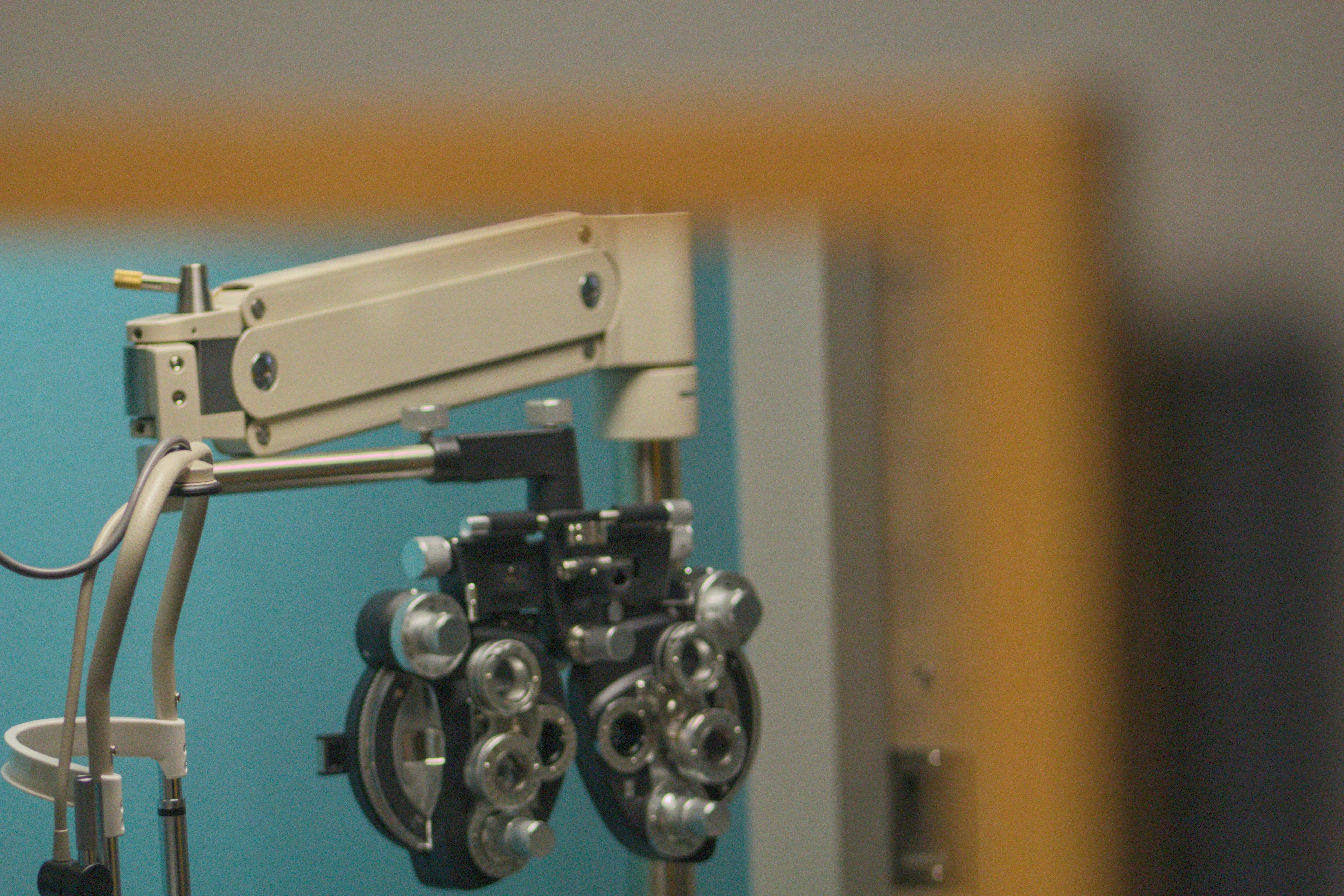 Équipement d'optométrie pour la formation des futurs opticiens-lunetiers