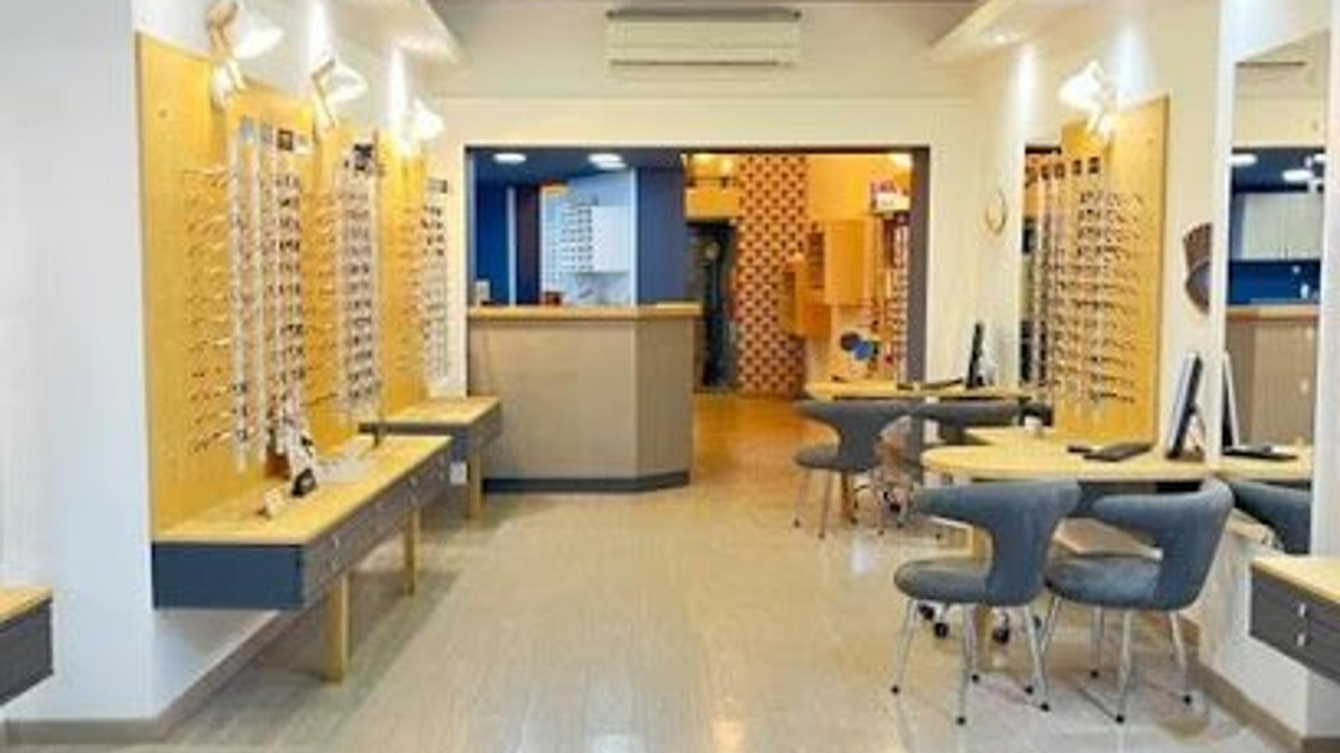 Façade de la boutique Optique Saint-Denis, opticien indépendant à Montpellier