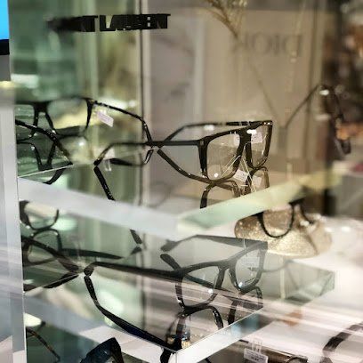 Façade de la boutique Optique à Part, opticien indépendant à Montpellier