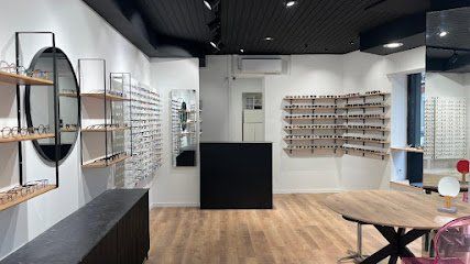 Façade de la boutique Isly Optique, opticien indépendant à Lille