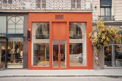 Façade de la boutique LOULOU, opticien indépendant à Lyon
