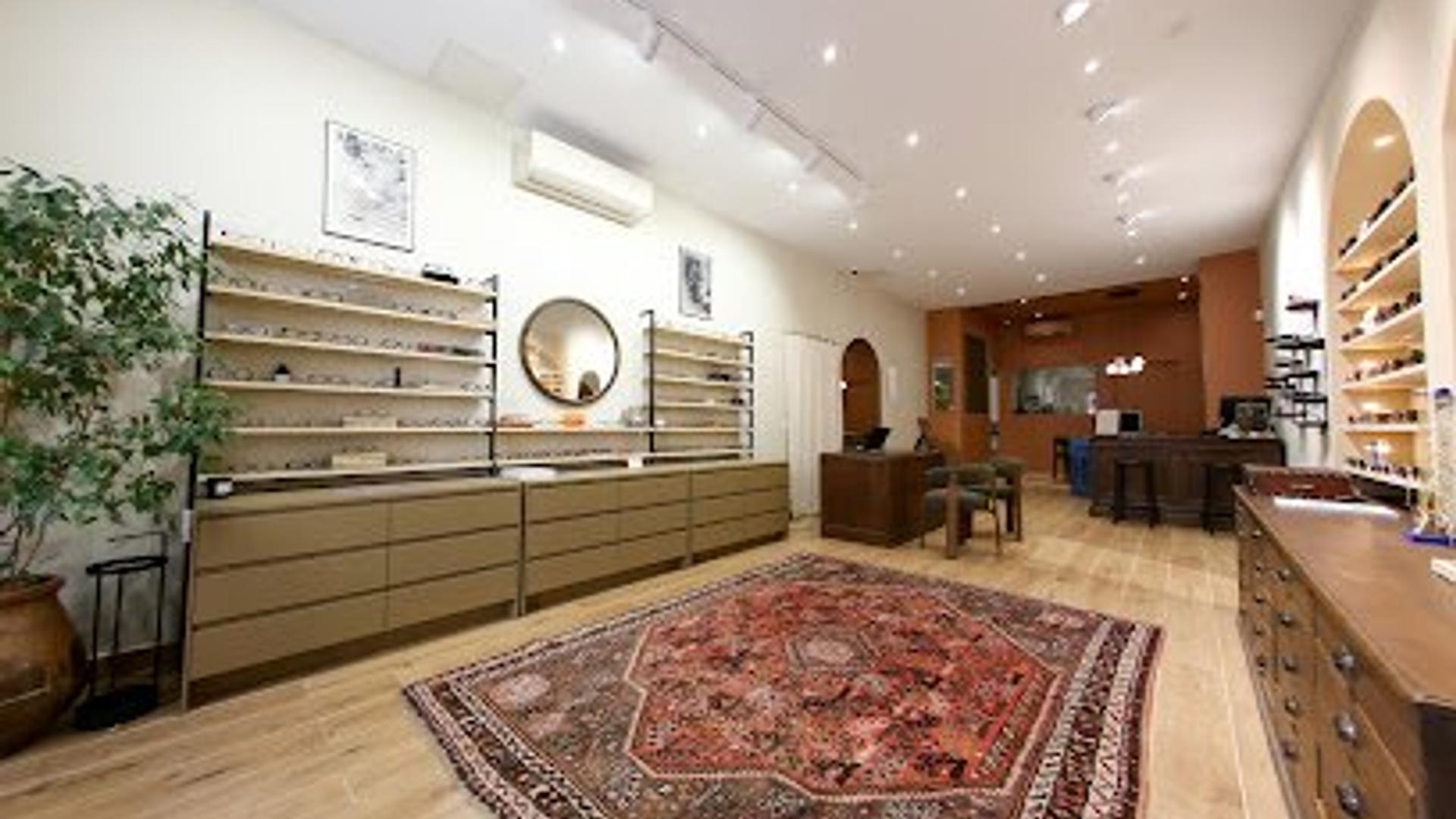 Façade de la boutique Au Paradis des Lunettes, opticien indépendant à Marseille
